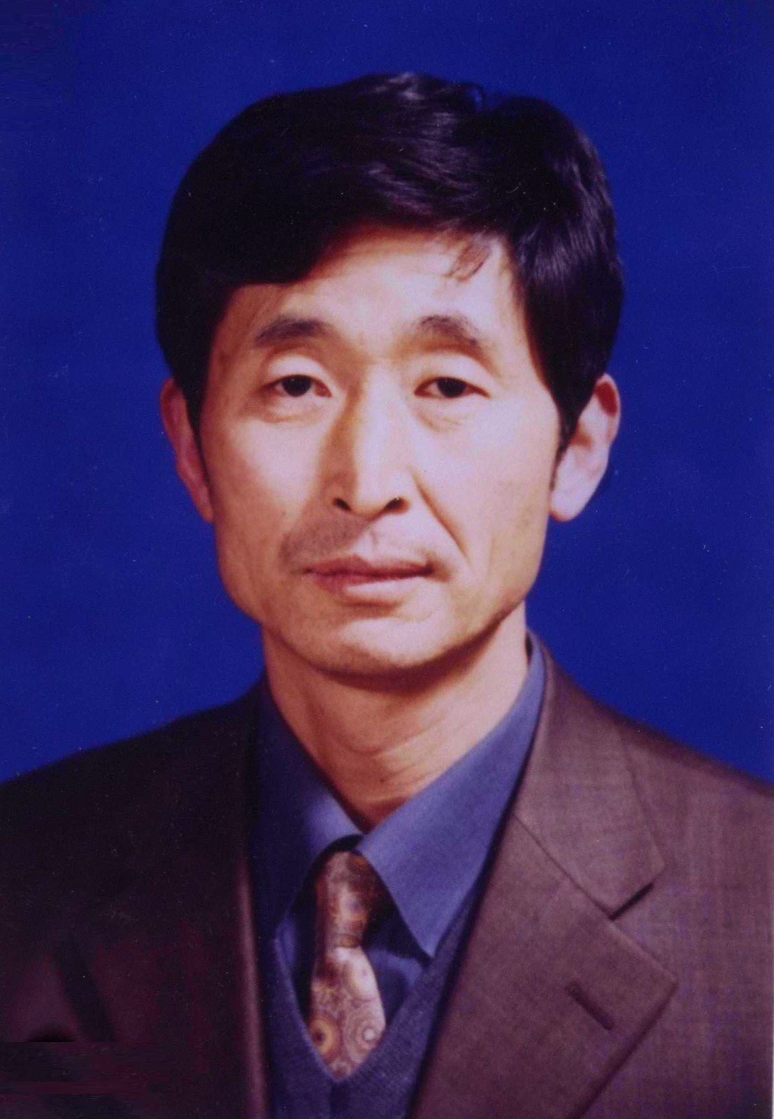 胡志强+形象照.jpg 胡志强+形象照.jpg