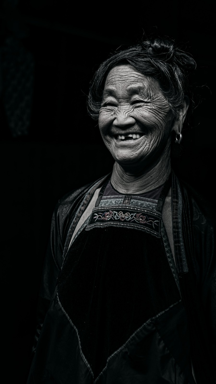 《开心》+洪莉.jpg