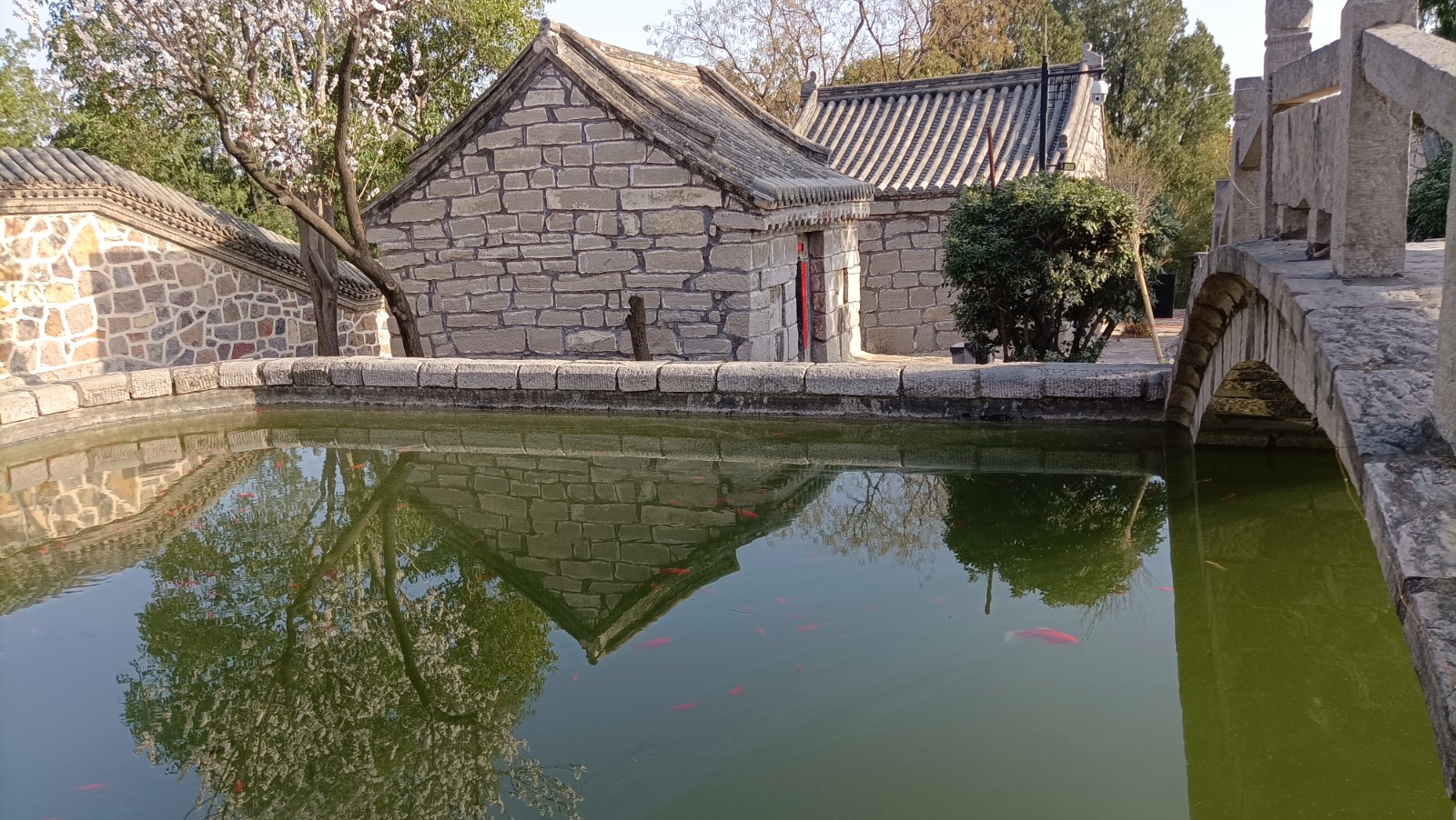 《苏门山小景》.jpg