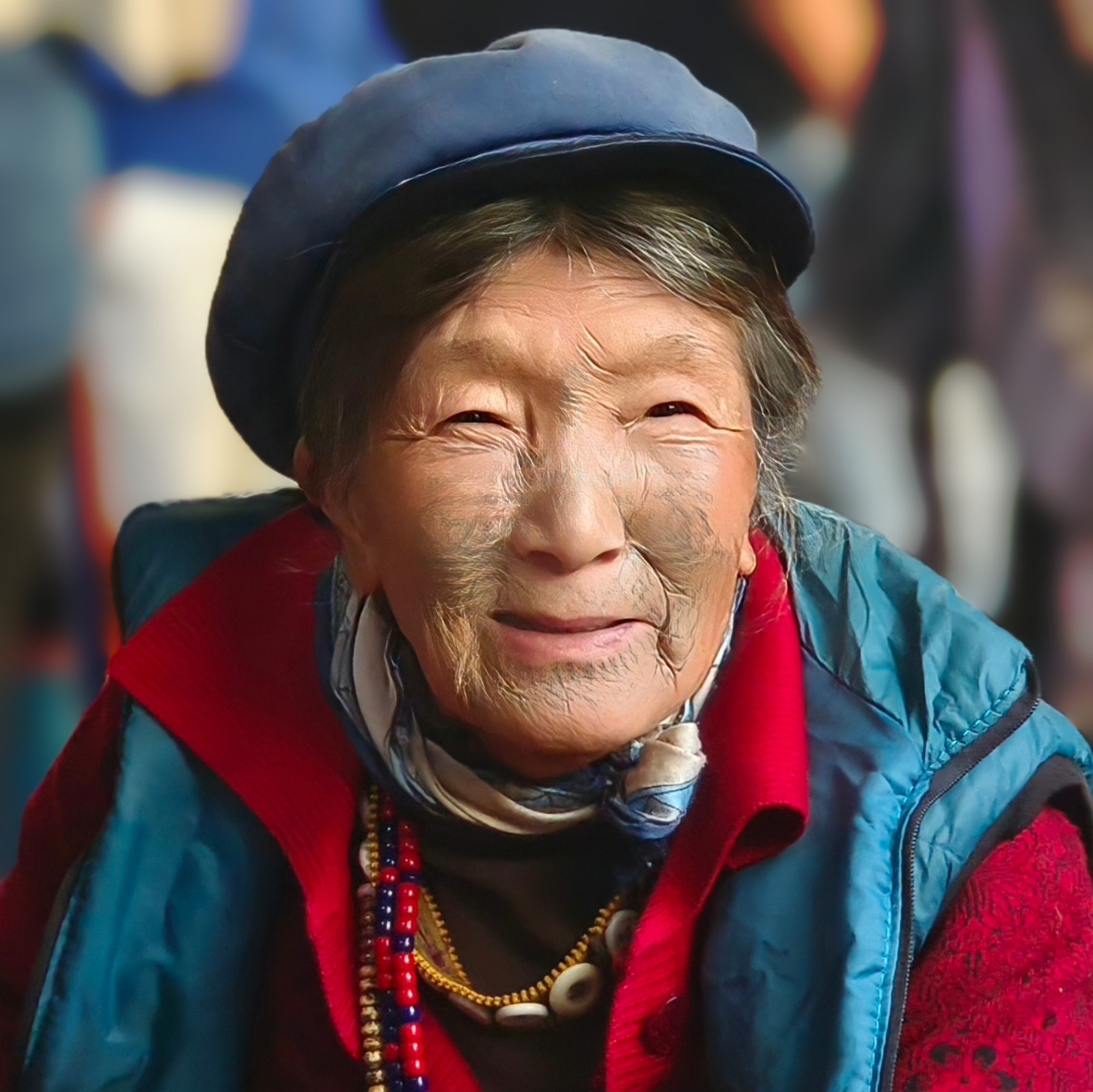 《即将失传的独龙族纹面女》.jpg