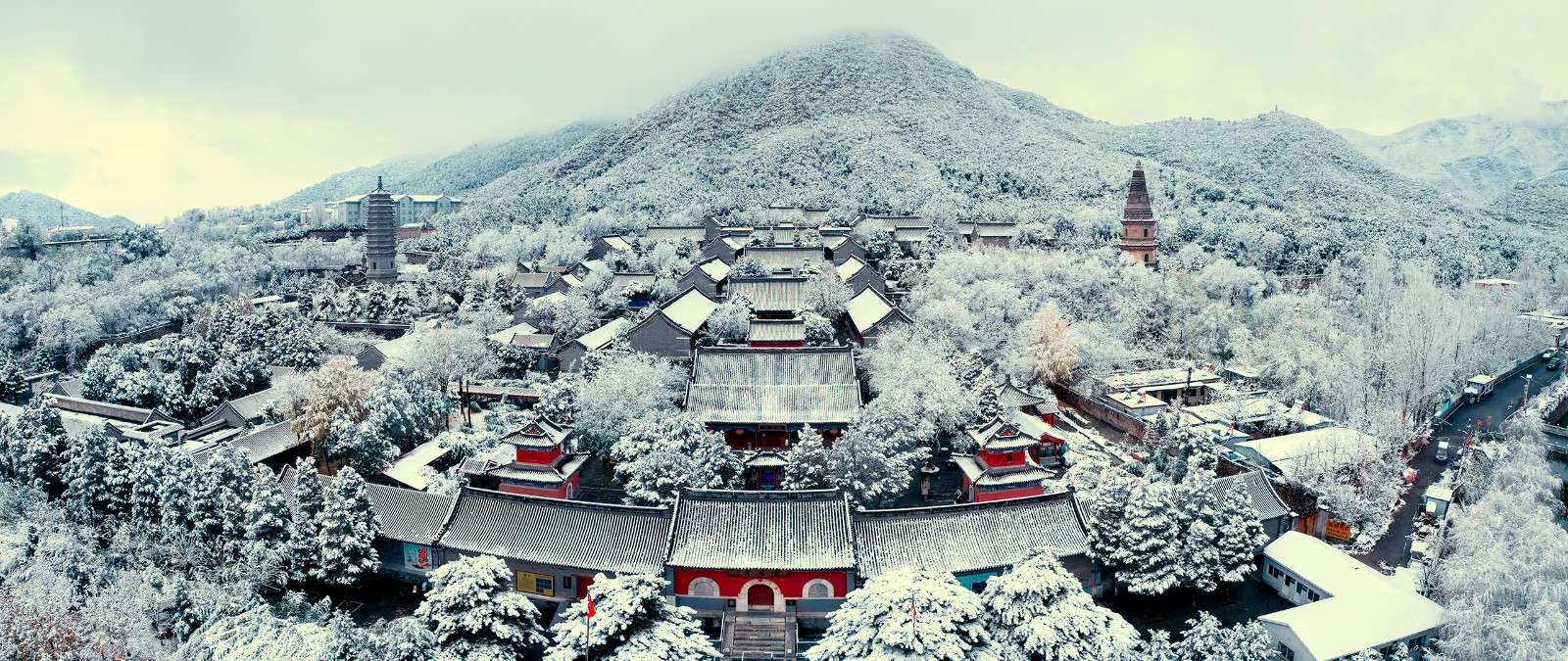 《雪漫云居寺》赵永祥.jpg