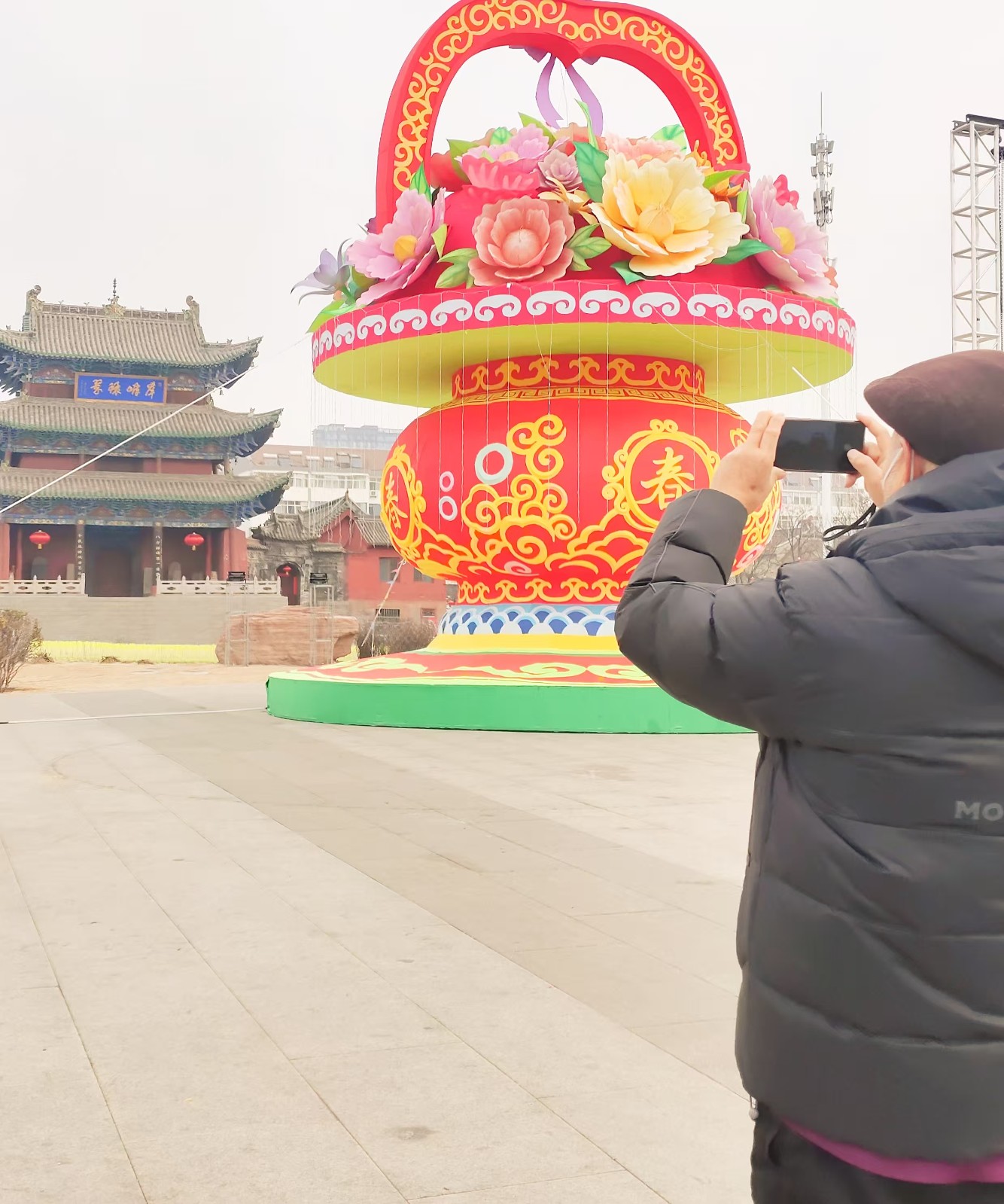 《元宵佳节旅游人》.jpg