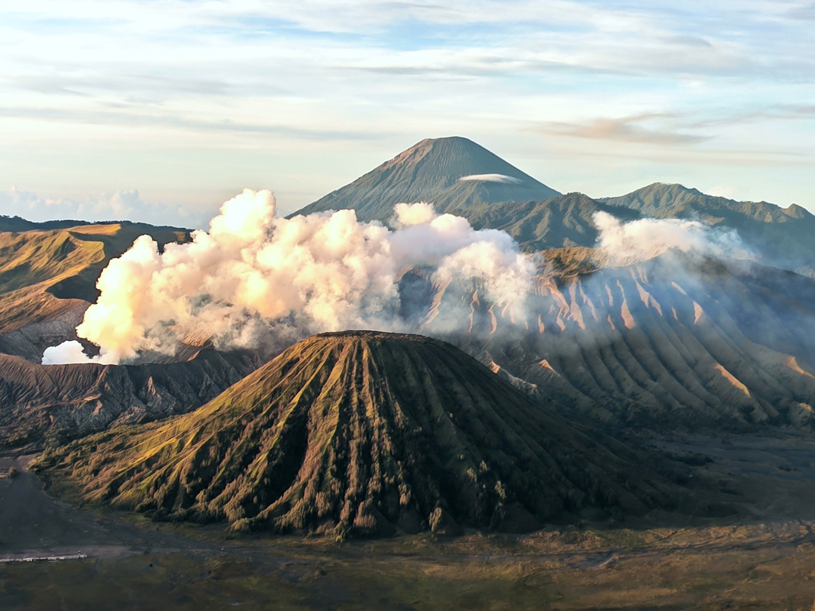 火山烟云.jpg